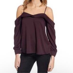 Leith Off-Shoulder Blouse in Dark Purple